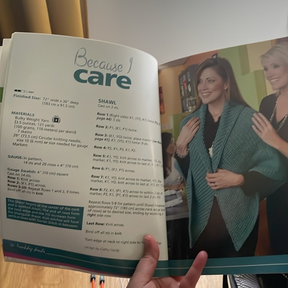 Knit along with Debbie Macomber: Friendship shawls - Picture 3 of 6